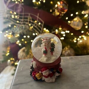 Mini snow globe. Like new.